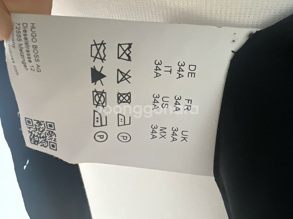 Hugo Boss의 블랙 자켓입니다사이즈는 34A이며,--4