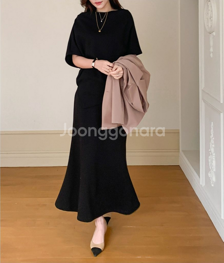 새상품)6만 가오리핏 티셔츠+머메이드 롱스커트 투피스--6