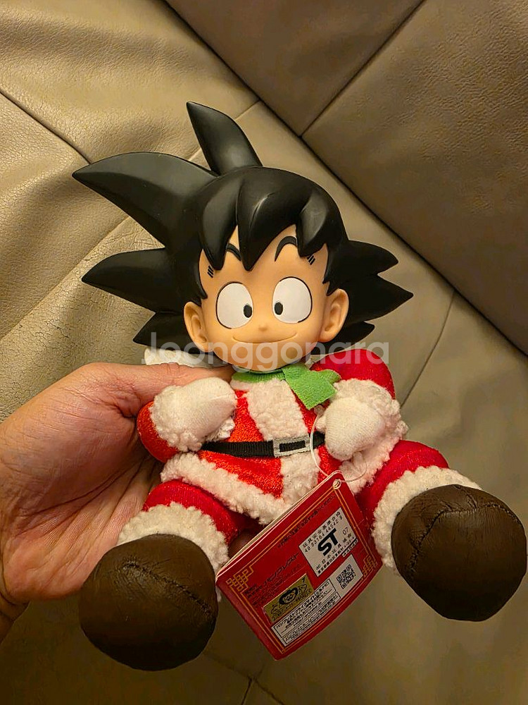 반프레스토 드래곤볼 손오공 산타인형 판매합니다--8