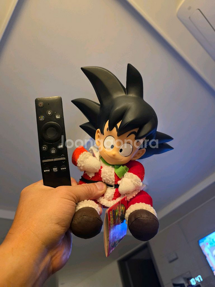 반프레스토 드래곤볼 손오공 산타인형 판매합니다--9