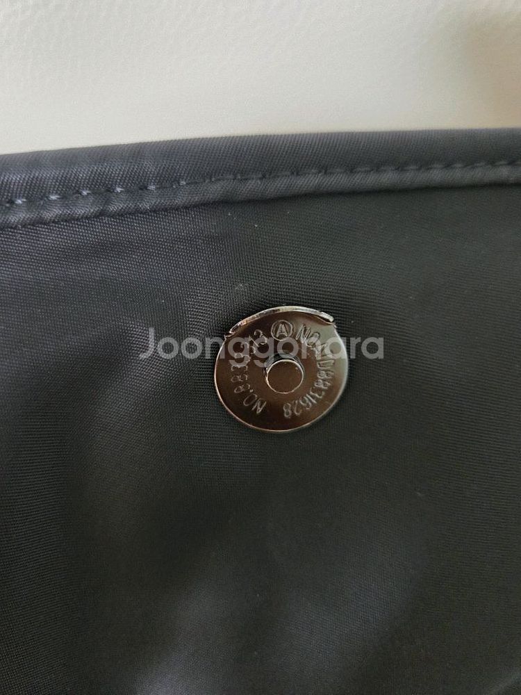 입생 니키 나일론 메신저백--3