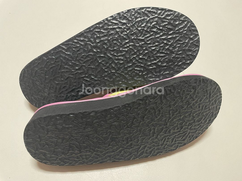 산리오 돈펭 콜라보 지압 슬리퍼--2