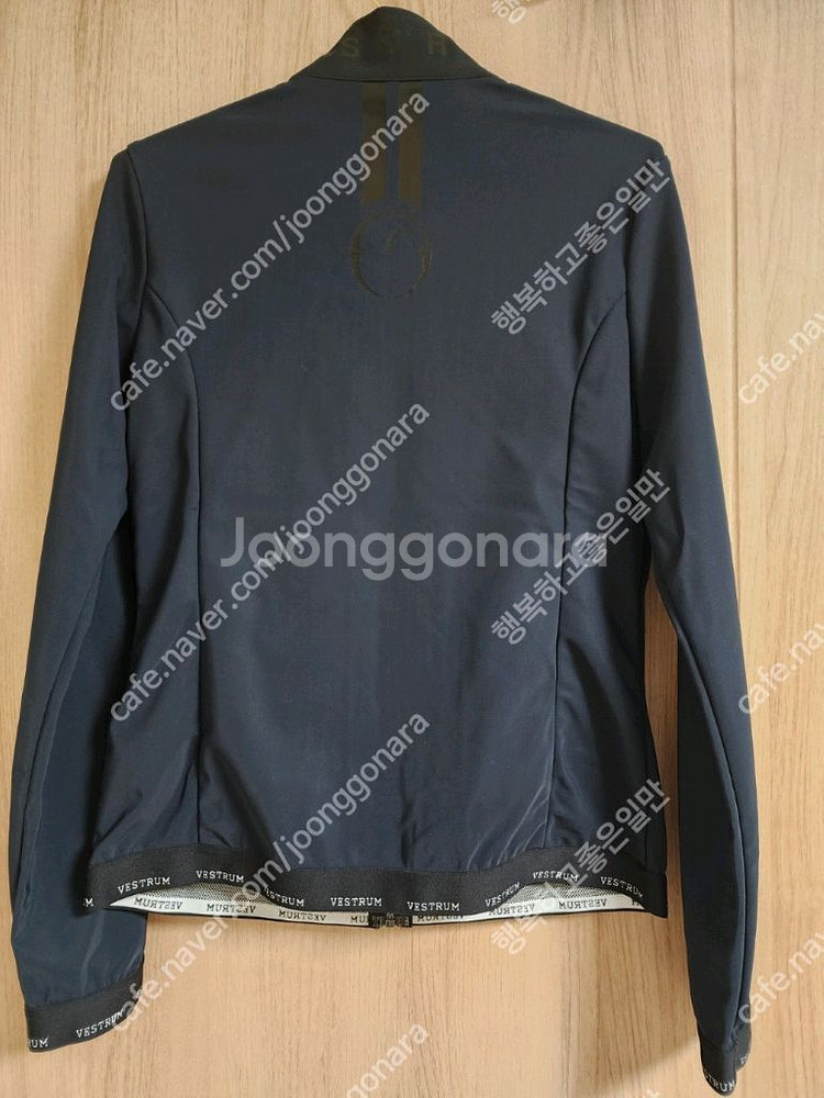 VESTRUM(승마브랜드)네이비 집업점퍼.M(새옷)--1