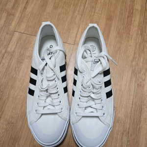 아디다스 니짜 로우 스니커즈 260 새상품