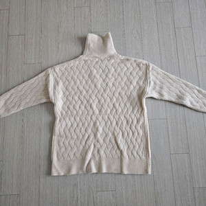 새상품)여성 니트 목티(택포6천)