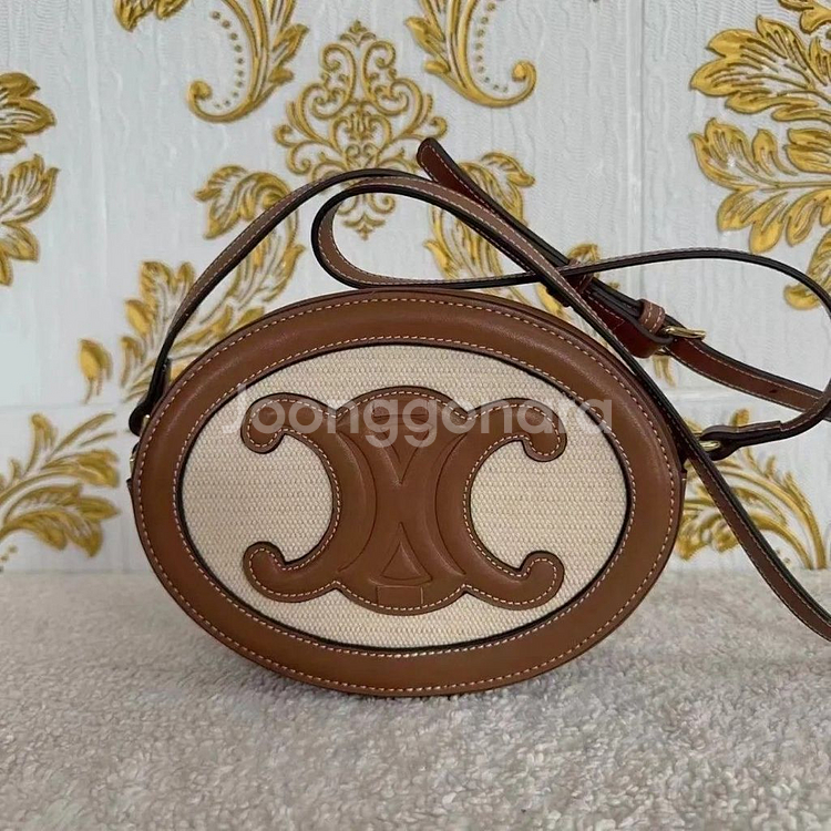 셀린느 오벌 크로스백--2