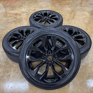 쏘렌토MQ4 20인치 순정휠타이어 팝니다