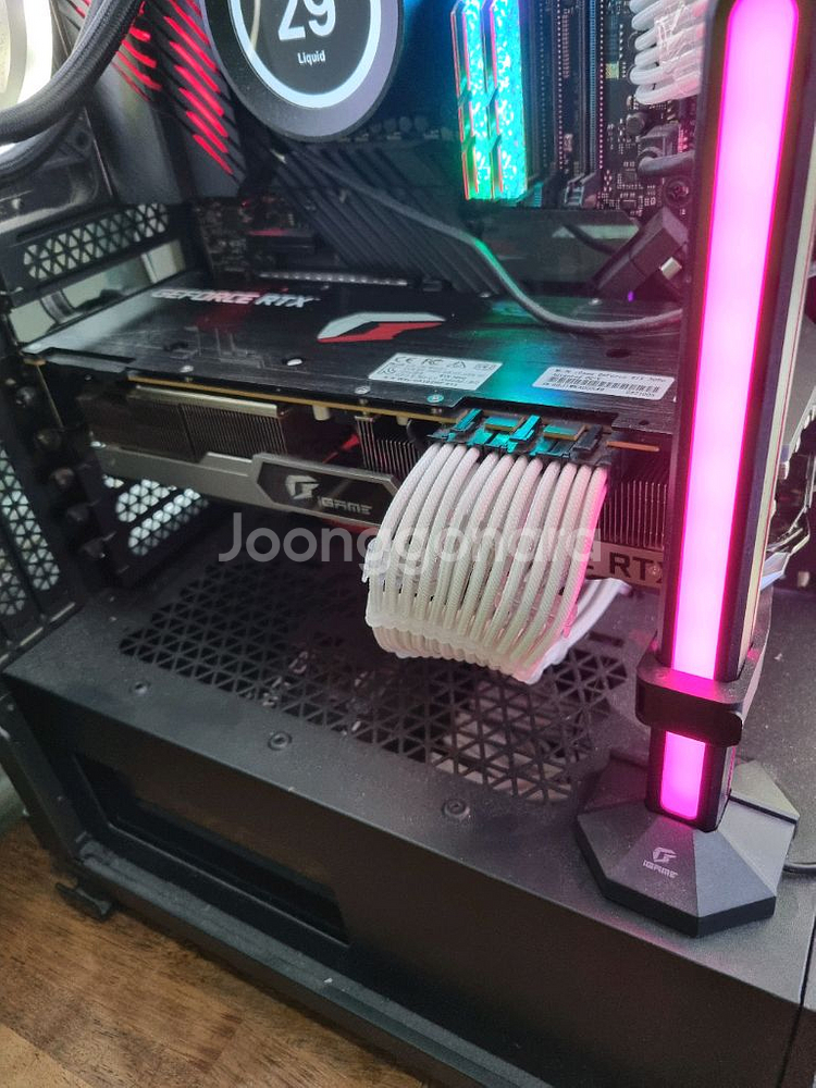 컬러풀RTX3090 24G 어뱅팝니다--4