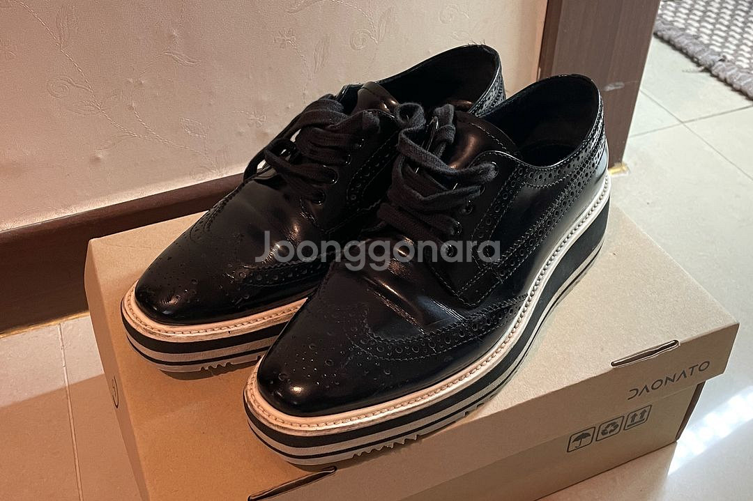 프라다 여성 로퍼 235--0