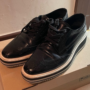 프라다 여성 로퍼 235