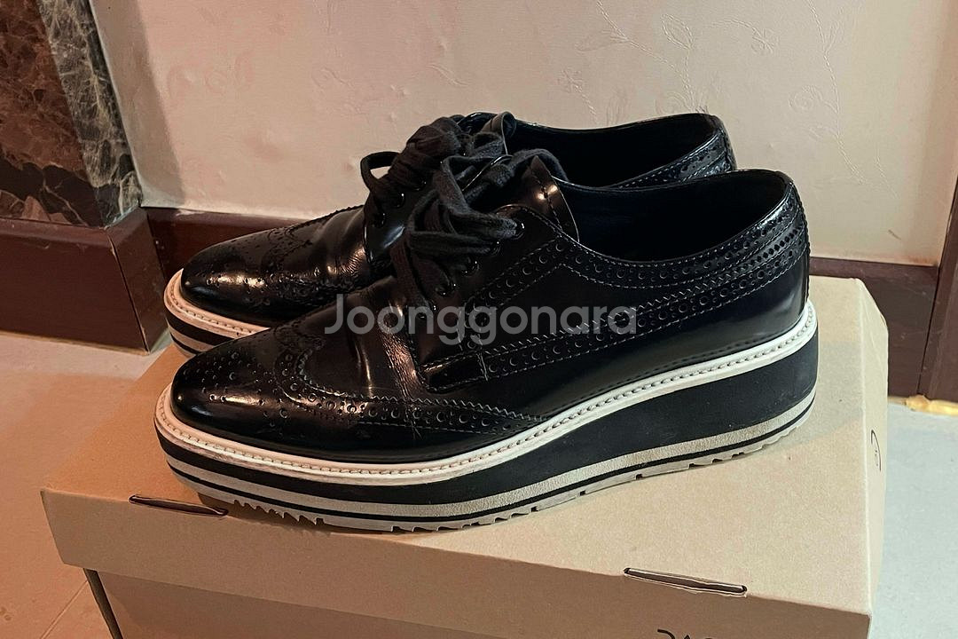 프라다 여성 로퍼 235--1