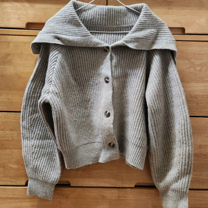 여성옷 판매합니다.(상의 1개, 하의 1개)