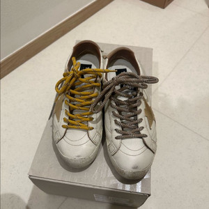 정품 골든구스 트루스타 40사이즈(255-260)