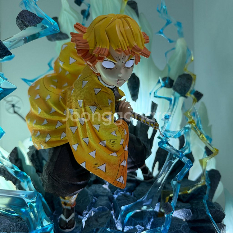 귀멸의 칼날 인피니티 젠이츠 레진 피규어 판매합니다.--2