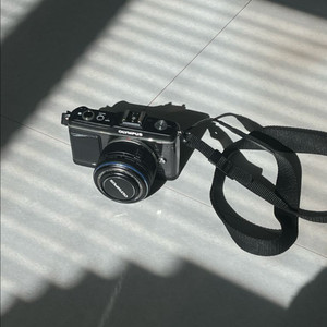 올림푸스 E-p2 미러리스 카메라 14-42mm