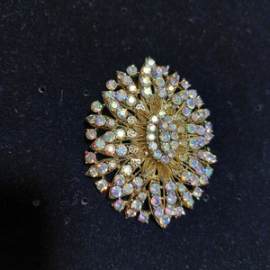 공방 웨딩 하객 브로우치 빛을 비추면 엄청 반짝여