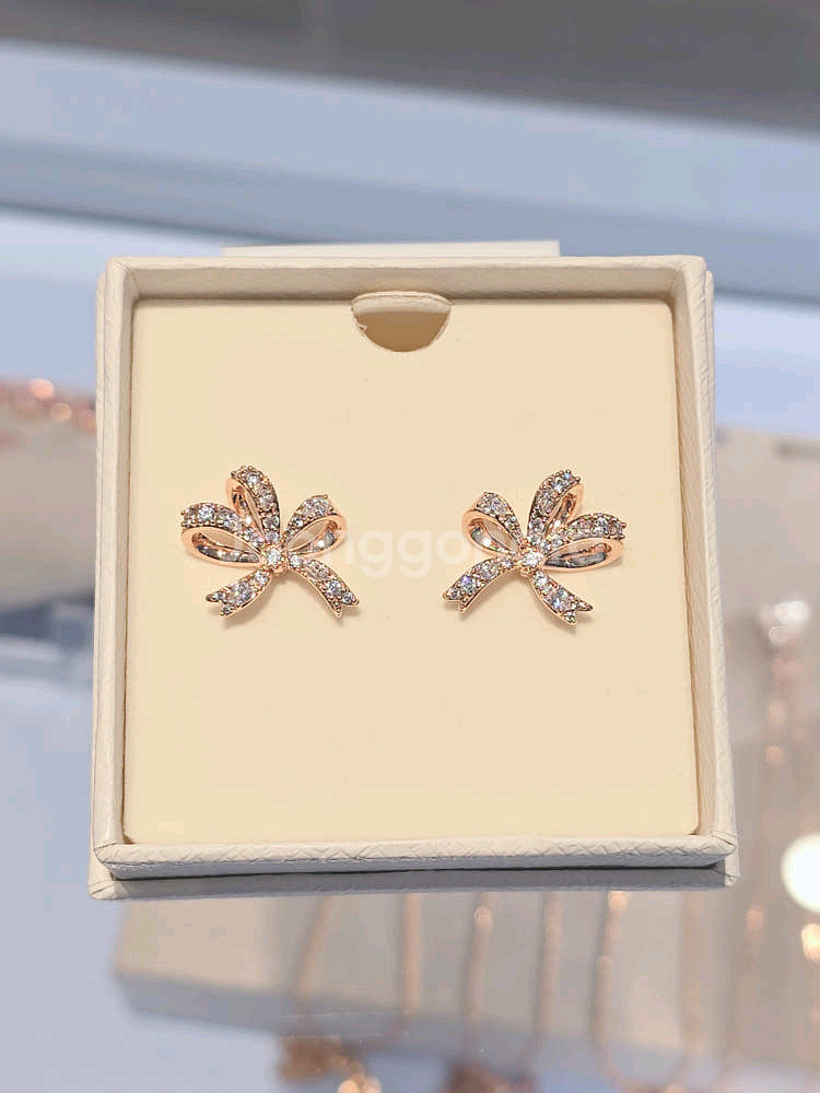 ( 새상품) 스와로브스키 귀걸이--0