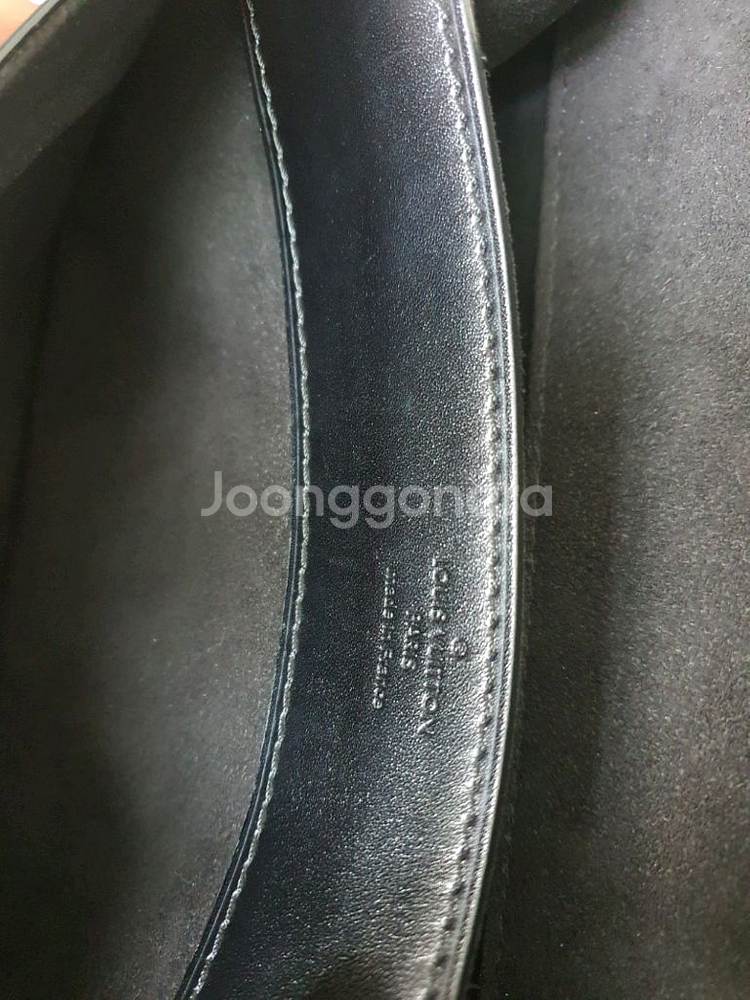 루이비통 M94335 체인루이즈 정품가방 팝니다.--2