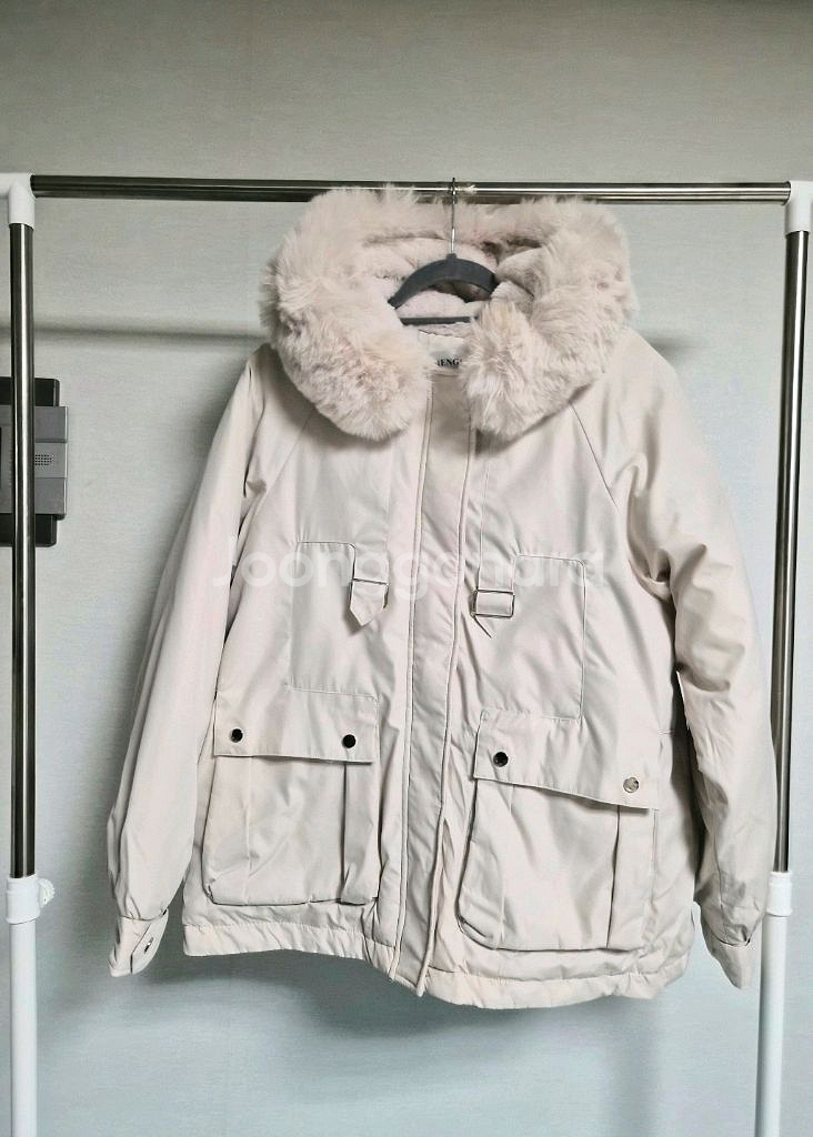 미착용 오버핏 아이보리 털 패딩 점퍼--1