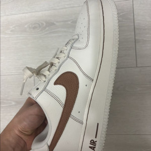 에어포스 1 07 로우 새들 브라운 260