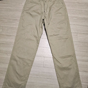 유니클로 레귤러핏 치노팬츠 32사이즈