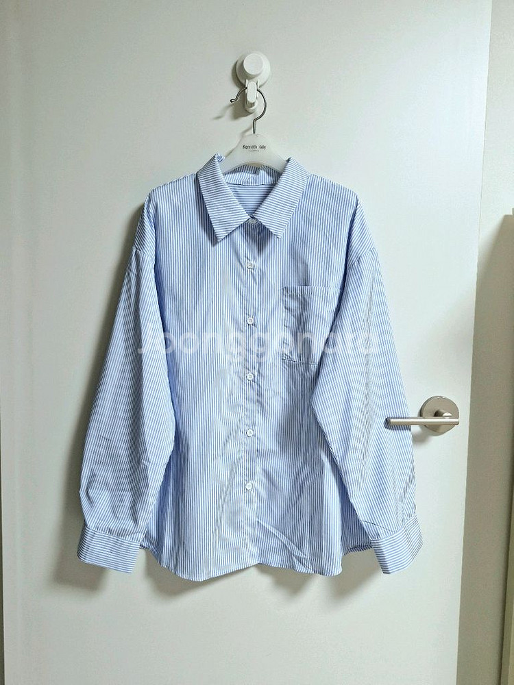 (새상품 프리) -오버핏 스트라이프 앞포켓여성셔츠남방블--0