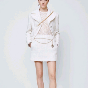 샤넬 22 화이트 트위드 자켓