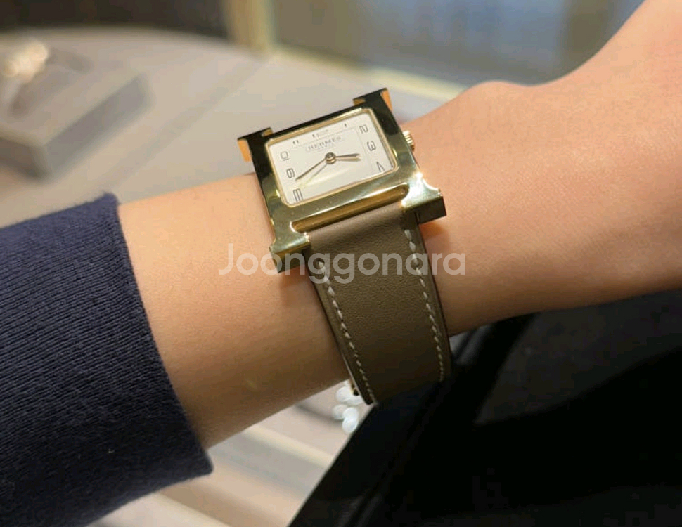 에르메스 H아워 에토프 금장 가죽시계--1