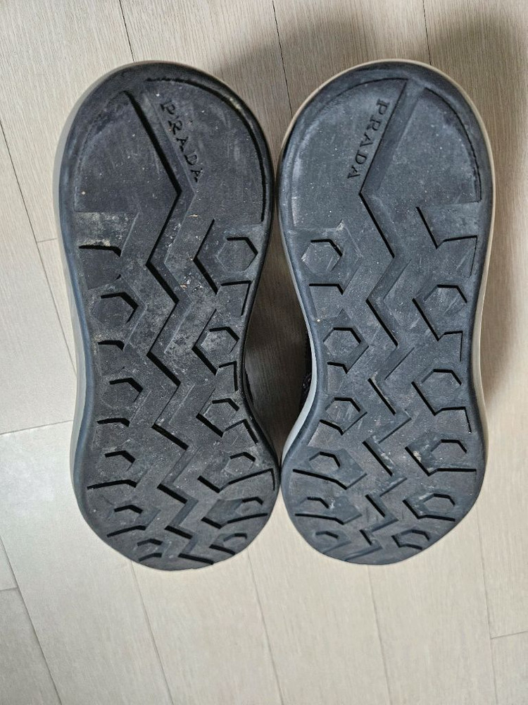 PRADA 남성구두 에어솔 size 9(280mm) 이미지