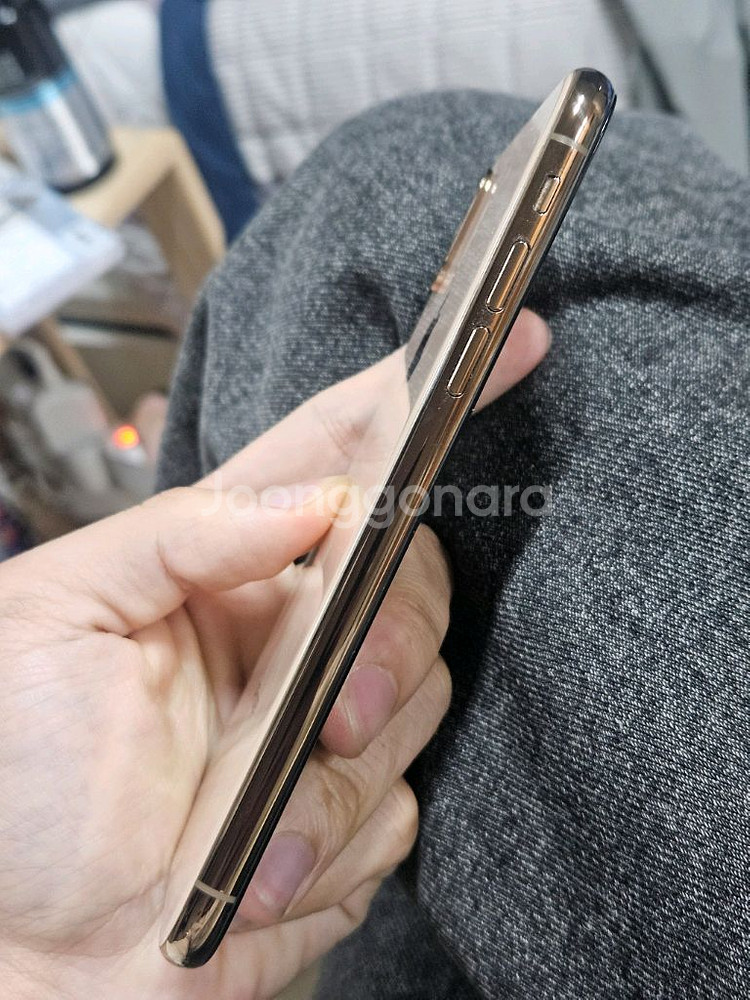 아이폰xs 64기가 A급--4