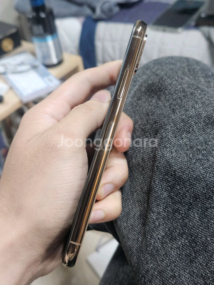 아이폰xs 64기가 A급--9