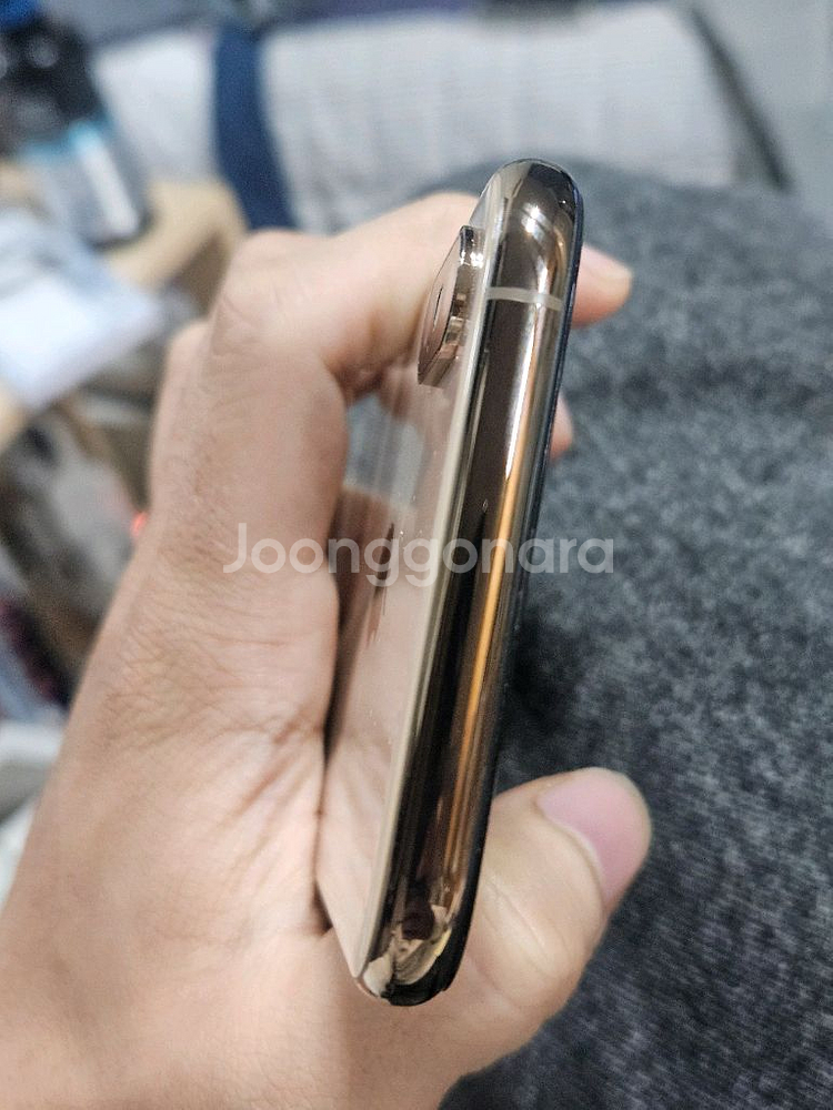 아이폰xs 64기가 A급--11