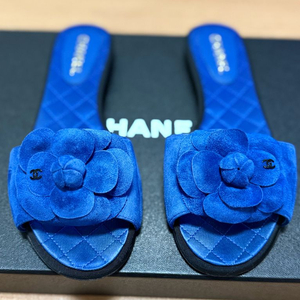 CHANEL 블루 카멜리아 슬리퍼