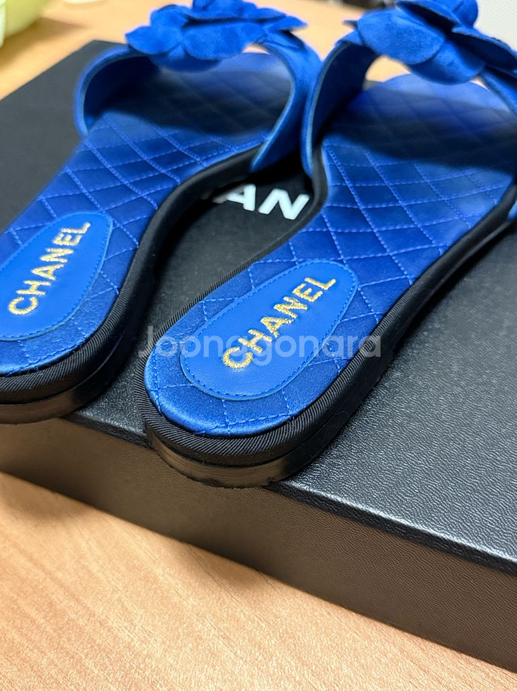 CHANEL 블루 카멜리아 슬리퍼--5