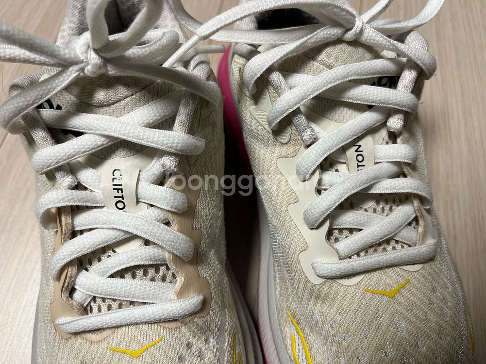 (상태양호) 호카 클리프톤 9 런닝화 달리기 240미리--3