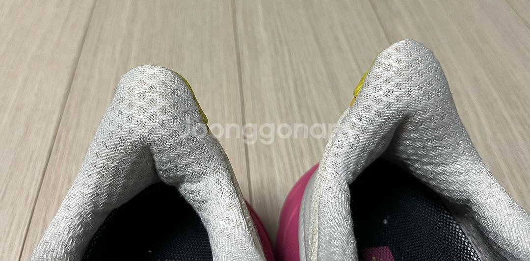 (상태양호) 호카 클리프톤 9 런닝화 달리기 240미리--8