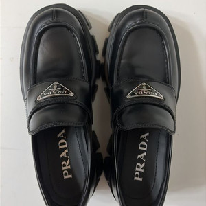 프라다 모놀리스로퍼 (정품) / 사이즈 36 (230)