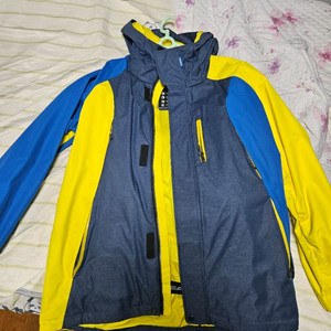 HEAD 스키 자켓과 바지 세트입니다.