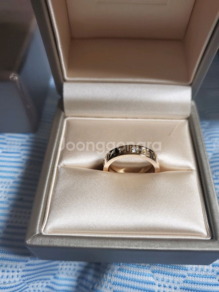 정품 18k 불가리 비제로원 에센셜링 팝니다--0