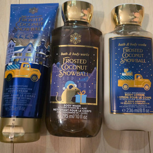 배쓰앤바디웍스.프로스티드코코넛바디워시.로션.크림세트