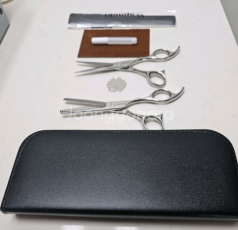 고급 미용전용가위2p+연장3p+보관가방 풀세트(새상품)--0