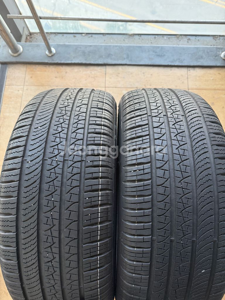 프렐리 P ZERO 235 45 18 2짝 판매합니다--0