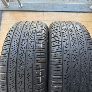 프렐리 P ZERO 235 45 18 2짝 판매합니다