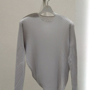 (구합니다) 이세이미야케 미스티플리츠 탑