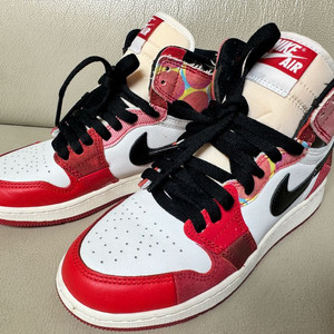 나이키 에어 조던 1 스파이더맨 넥스트챕터 235