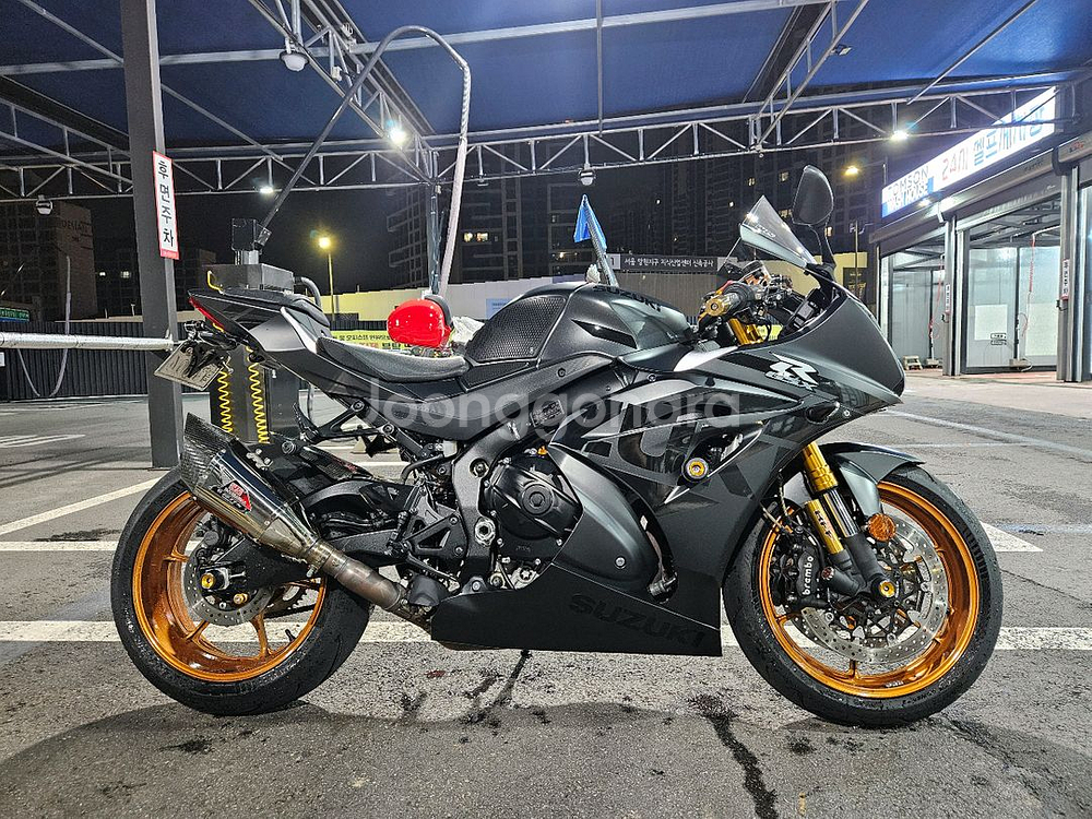 21년식 r1000r 블랙에디션 팝니다.--2