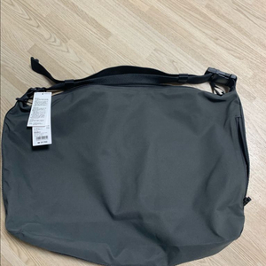 유니클로u25fw 메신저숄더백 다크그레이 판매