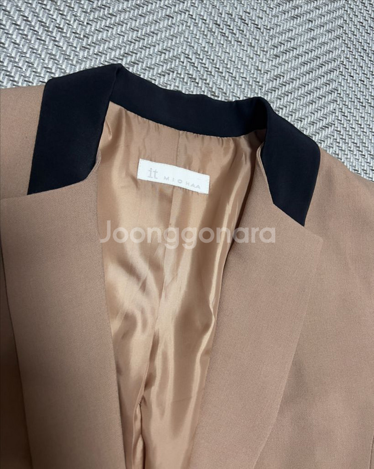잇미샤 it MICHAA 베이지 블레이저자켓 정품--2