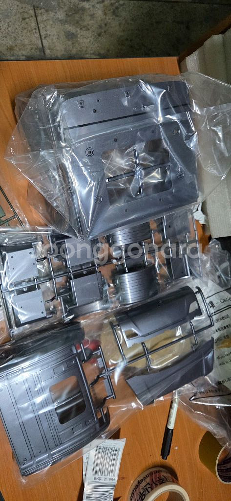 타미야 1/14 rc 스카니아 8x4 건메탈 코팅--1