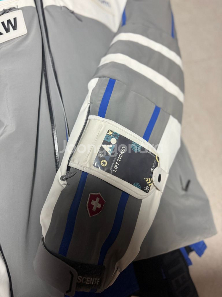 데상트 스위스팀복 스키복--2